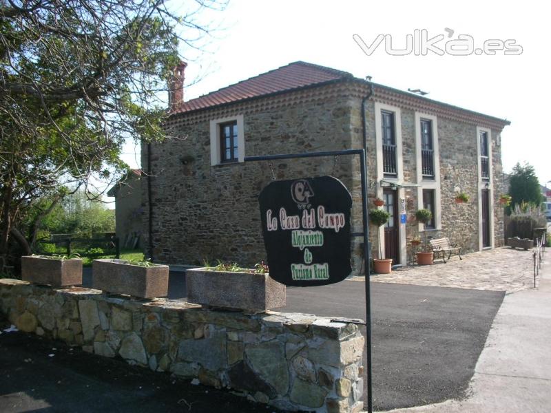 fachada de la casa rural La casa del Campo