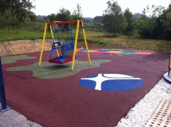 Parque infantil de juegos adaptados para nios con discapacidad
