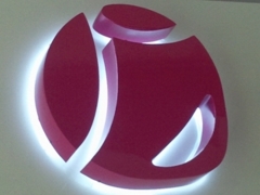 Logotipo corporeo de aluminio lacado