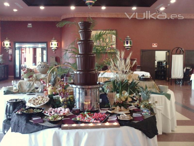 Fuente de chocolate, 15 productos entre repostería, gominolas y frutas