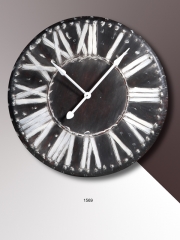 Reloj de pared en plancha de hierro