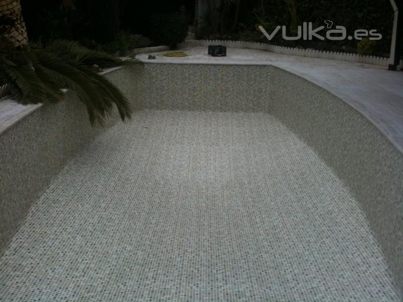 Rehabilitacion de piscina con lamina de pvc imitacion gresite