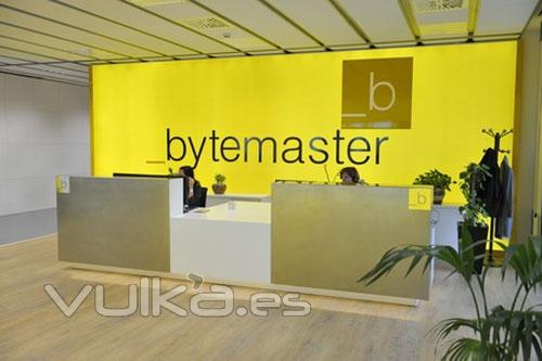 Bytemaster 2 rotulos 8x3mtrs retroiluminado led+corporeas 