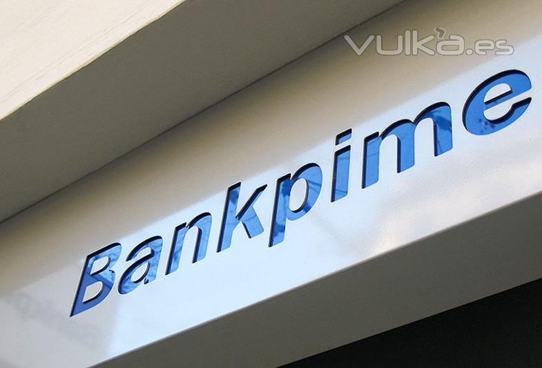 Restyling logotipo Bankpime, aplicacin en rtulo