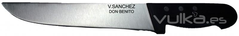 Cuchillo punta norte, hecho a mano, mango polietileno, precio desde 16EUR.