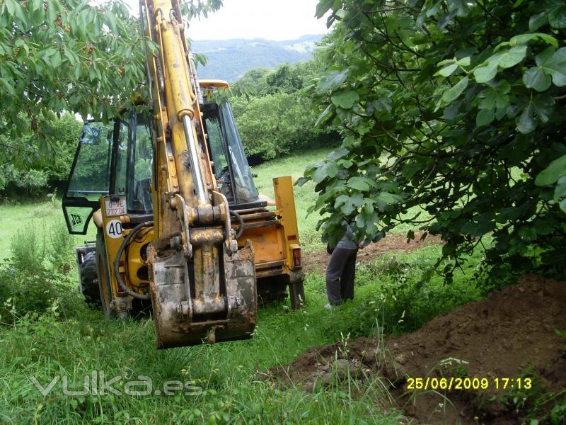 Excavadora Mixta para realizar calicatas