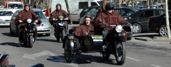 Los monjes del cobro en moto