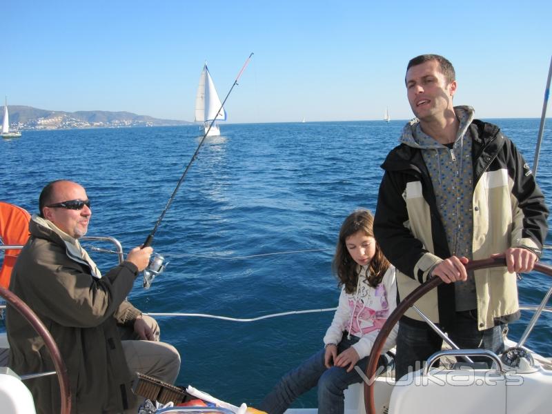 Disfruta de la navegación a vela con total seguridad y la mejor compañia!