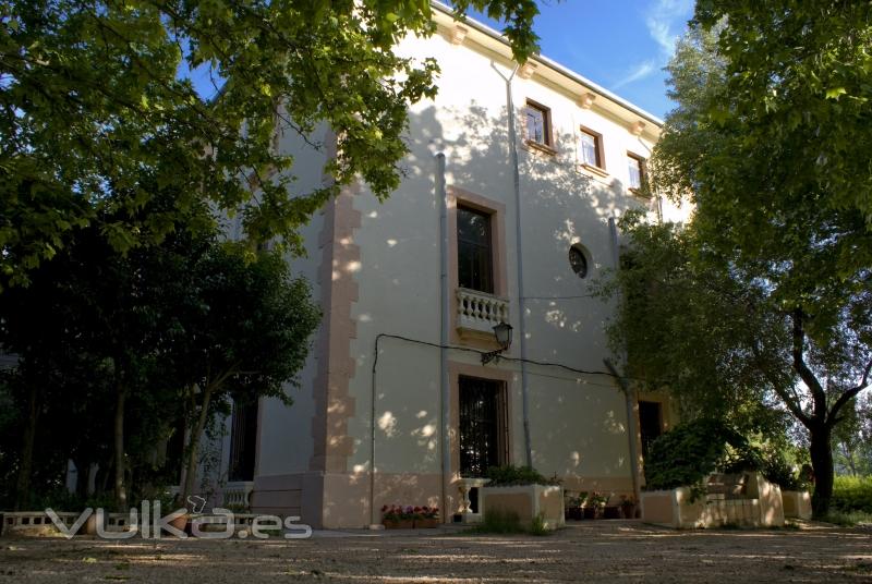 Fachada de la granjaescuela