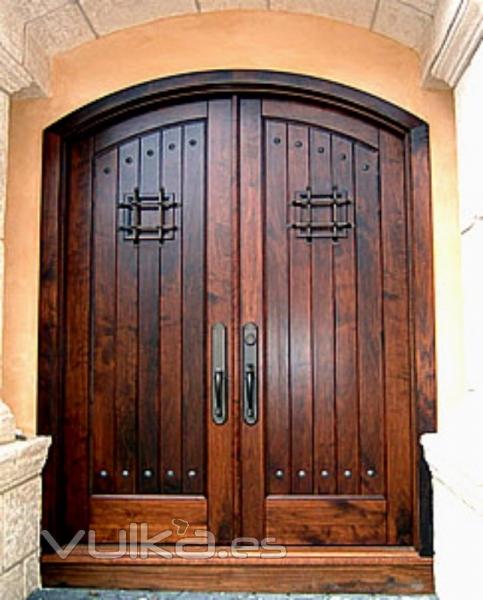 Puerta masia