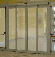 Puerta peatonal corredera automatica con anti panico lateral