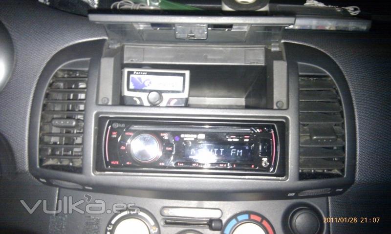 PARROT CK3100+RADIO CD, NISSAN MICRA. Instalacin: 35EUR. Adaptadores aparte. 
