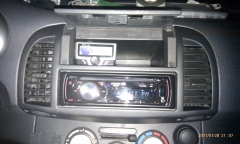 PARROT CK3100+RADIO CD, NISSAN MICRA. Instalación: 35EUR. Adaptadores aparte. 