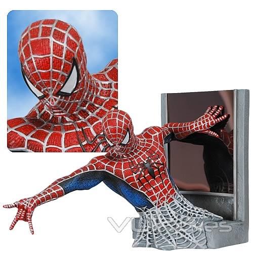 Estatua SPIDER MAN 3.