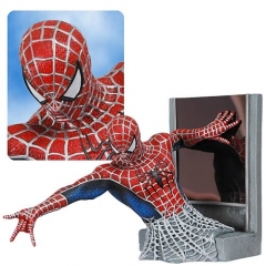 Estatua spider man 3.