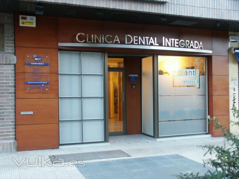 Fachada de Clínica Dental en Vitoria-Gasteiz (Alava)
