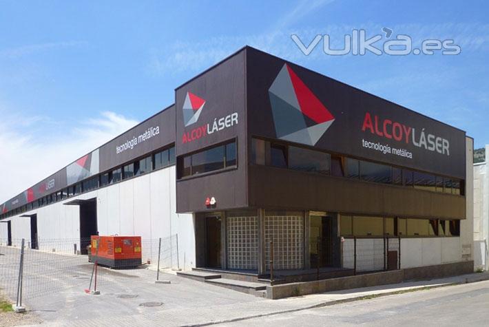 Diseño de la fachada de la empresa de tecnología metálica Alcoyláser