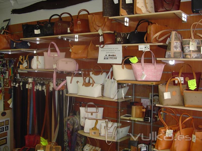 Imagen interior de la zona de Bolsos