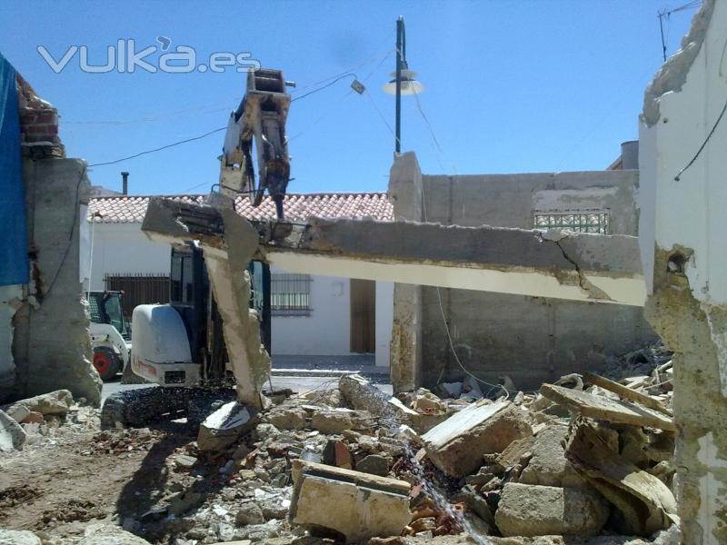 DERRIBO DE CASA EN VILLAR DEL ARZOBISPO