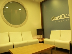Sala de espera en clinica dental en llodio ( alava)