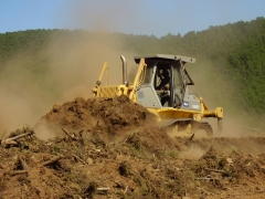 Movimiento de tierras con maquinaria propia