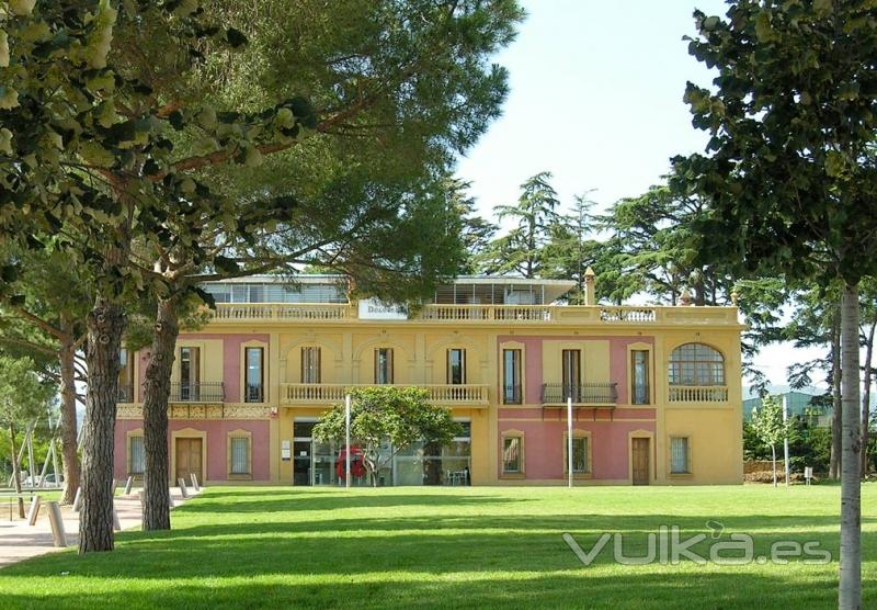 Fundació URV. Centro de Formación Permanente. Fachada principal