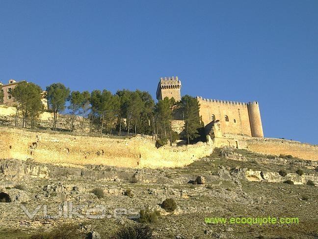 Los Castillos Medievales como Este de Alrcn son un atractivo de primer orden en La Mancha