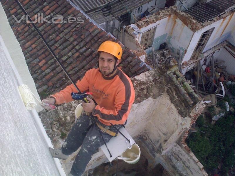 TRABAJOS VERTICALES EN FACHADA