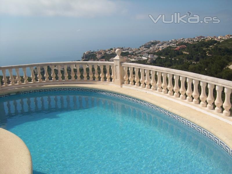 Mantenimiento piscina en Cumbre del Sol.