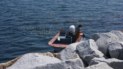 Marinero faenando con nasas  wwwrincondelgallegocom