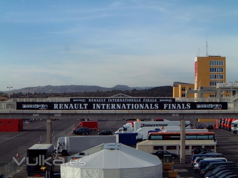 Lonas publicitarias Finales Internacionales Renault. Circuito Valencia. Rótulos Cebra.
