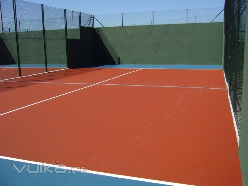 PISTA PADEL MURO