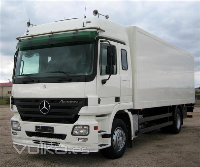 Mercedes Benz Actros Permiso C y CAP. Trampilla elevadora.