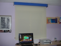 Dormitorio juvenil stor enrollable screen gramaje 350 - ignifugo m-1 - con galeria combinada azul