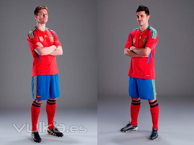 Nueva equipacion SELECCION ESPAOLA, somos campeones, ya disponible www.deportespolos.com