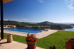 Vistas desde la piscina infinity