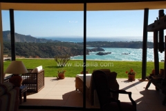 Vistas de vertigo desde el salon de la mansion