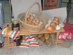 Huevos,miel,cebollas,ajos,harina,aceite.......