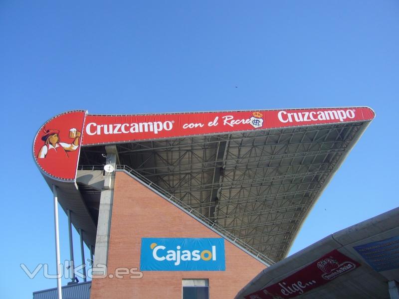 Trabajos para Cruzcampo y Cajasol en Estadio Colombino de Huelva. Lonas  inyec  