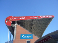 Trabajos para Cruzcampo y Cajasol en Estadio Colombino de Huelva. Lonas  inyec  