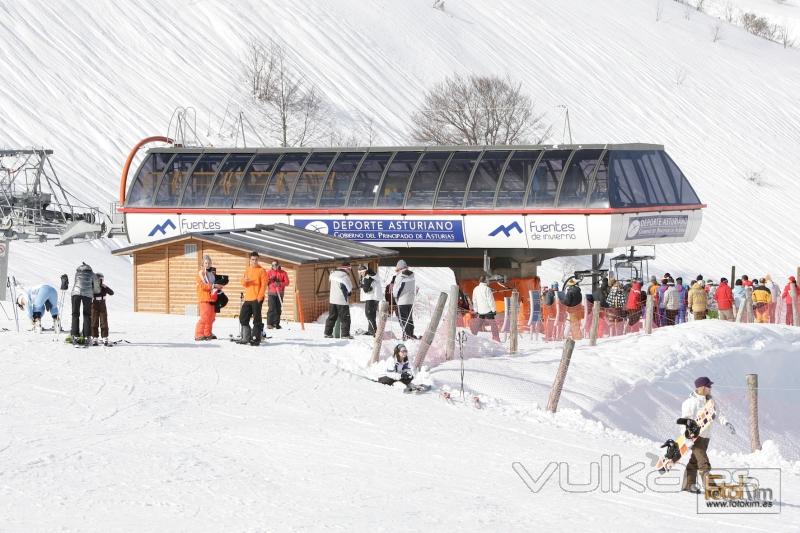 ESCUELA DE ESQUI Y SNOWBOARD FUENTES DE INVIERNO