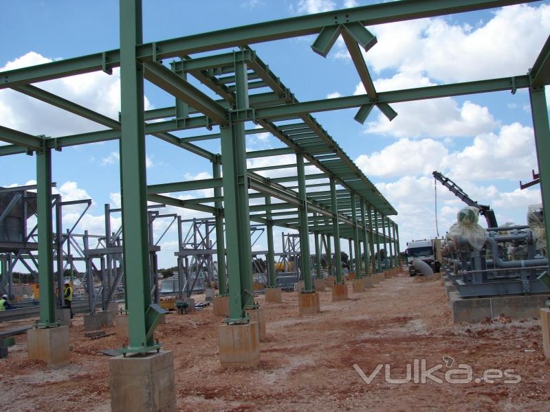 Estructura metlica para rack de tuberias en Yela (Guadalajara). Planta de Enagas.