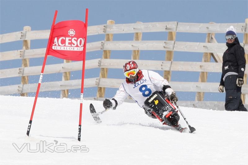 ESCUELA DE ESQUI Y SNOWBOARD FUENTES DE INVIERNO