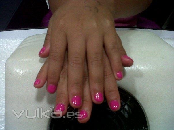 Manicura Shellac a nuestra clienta mas joven.