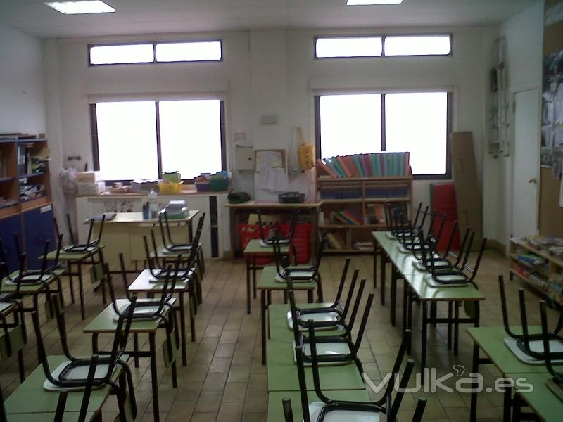 Limpieza de aulas del Colegio Huerta Santa Ana.