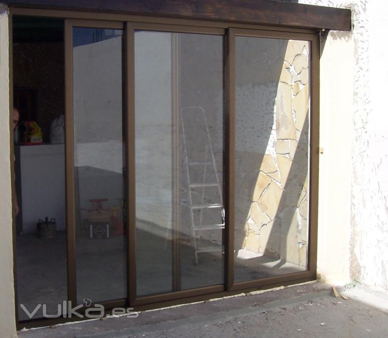 Puertas correderas en aluminio y cristal