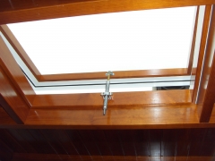 Carpinteria de aluminio,claraboya con madera interior