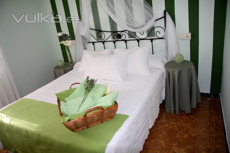 Cama matrimonial de 1,50! en la habitacin verde