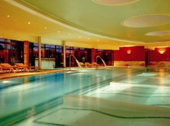 Hotel - hole in spain
