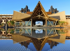 Hotel - hole in spain